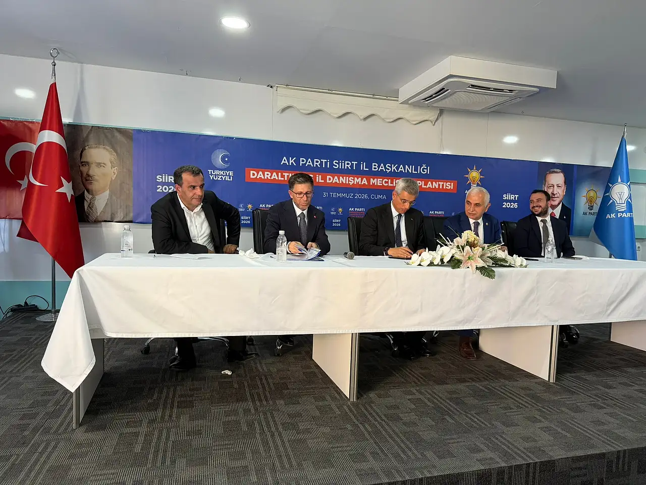 Sağlık Bakanı Memişoğlu, AK Parti Siirt Teşkilatıyla Bir Araya Geldi