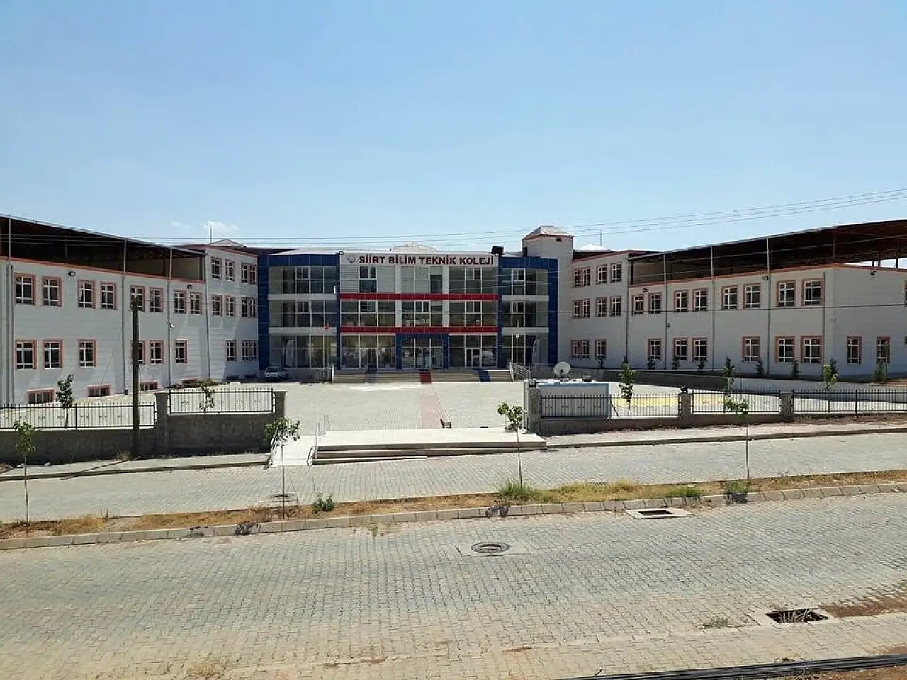 Siirt'te Devlet Destekli Eğitim Fırsatı: Özel Siirt Bilim Teknik Koleji'nde Kayıtlar Devam Ediyor