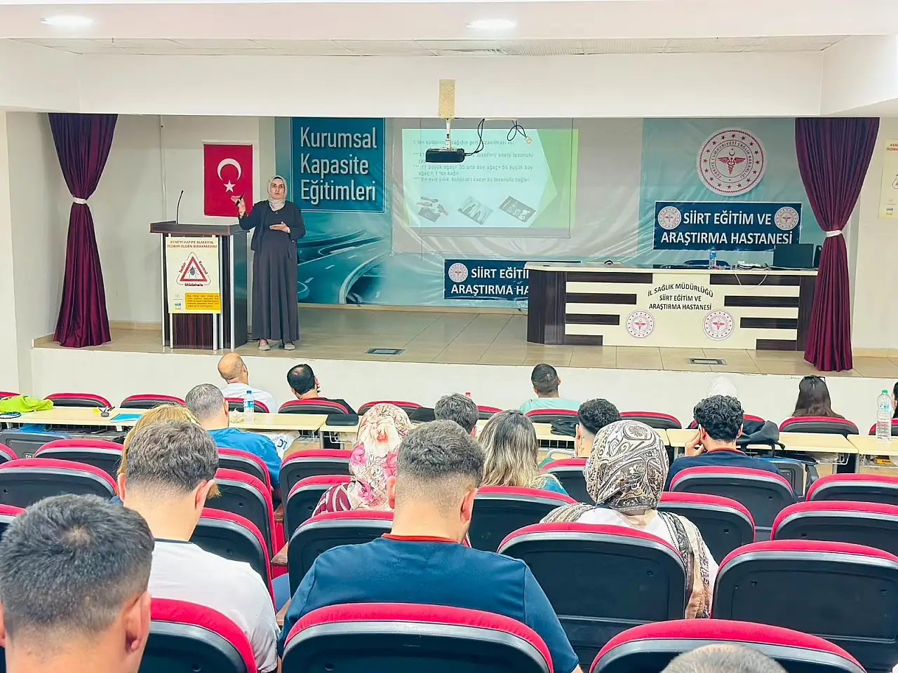 iirt Eğitim ve Araştırma Hastanesi'nde Atık Yönetimi Eğitimi Düzenlendi