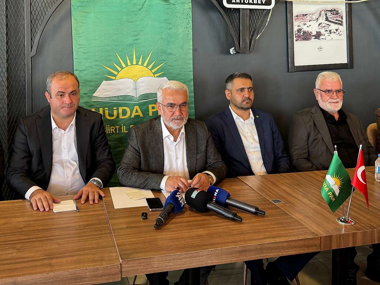 HÜDA PAR Lideri Yapıcıoğlu Siirt'te Konuştu: 'Havalimanı Umarım Bu Sefer Ertelenmez'