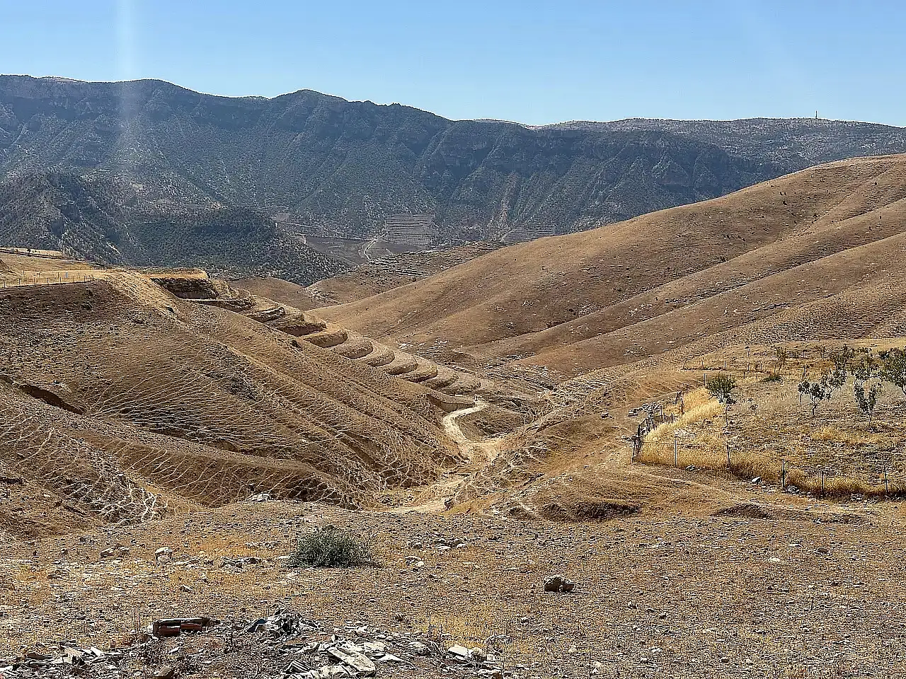 Siirt'te Bir Zamanlar Orduların Geçtiği Yol, Bugün Kaderine Terk Edildi