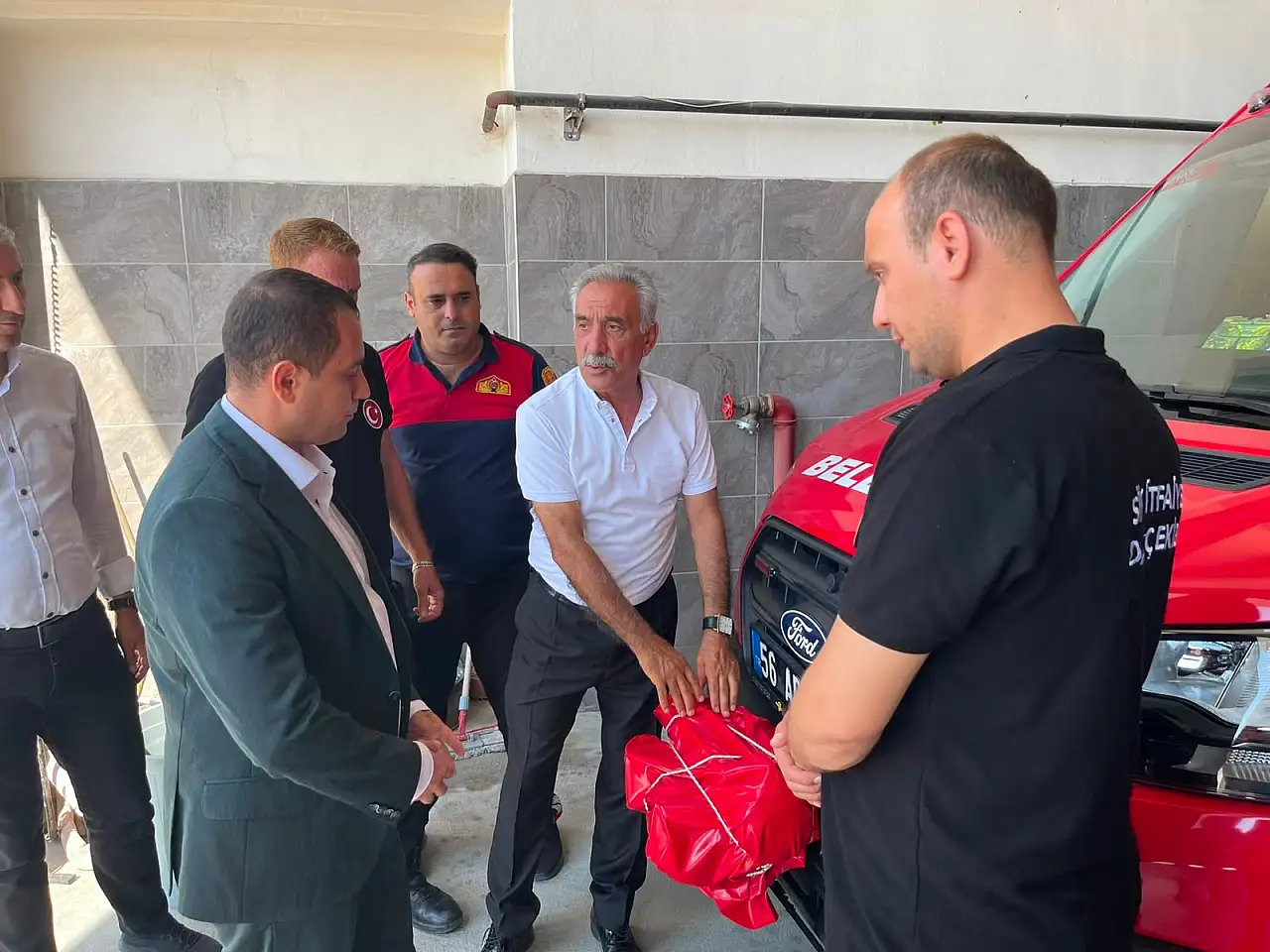 Siirt'te Su Altı Kurtarma Ekibi Profesyonel Oldu: Belgeleri Vali Yardımcısı Birkan Tatlısöz Verdi