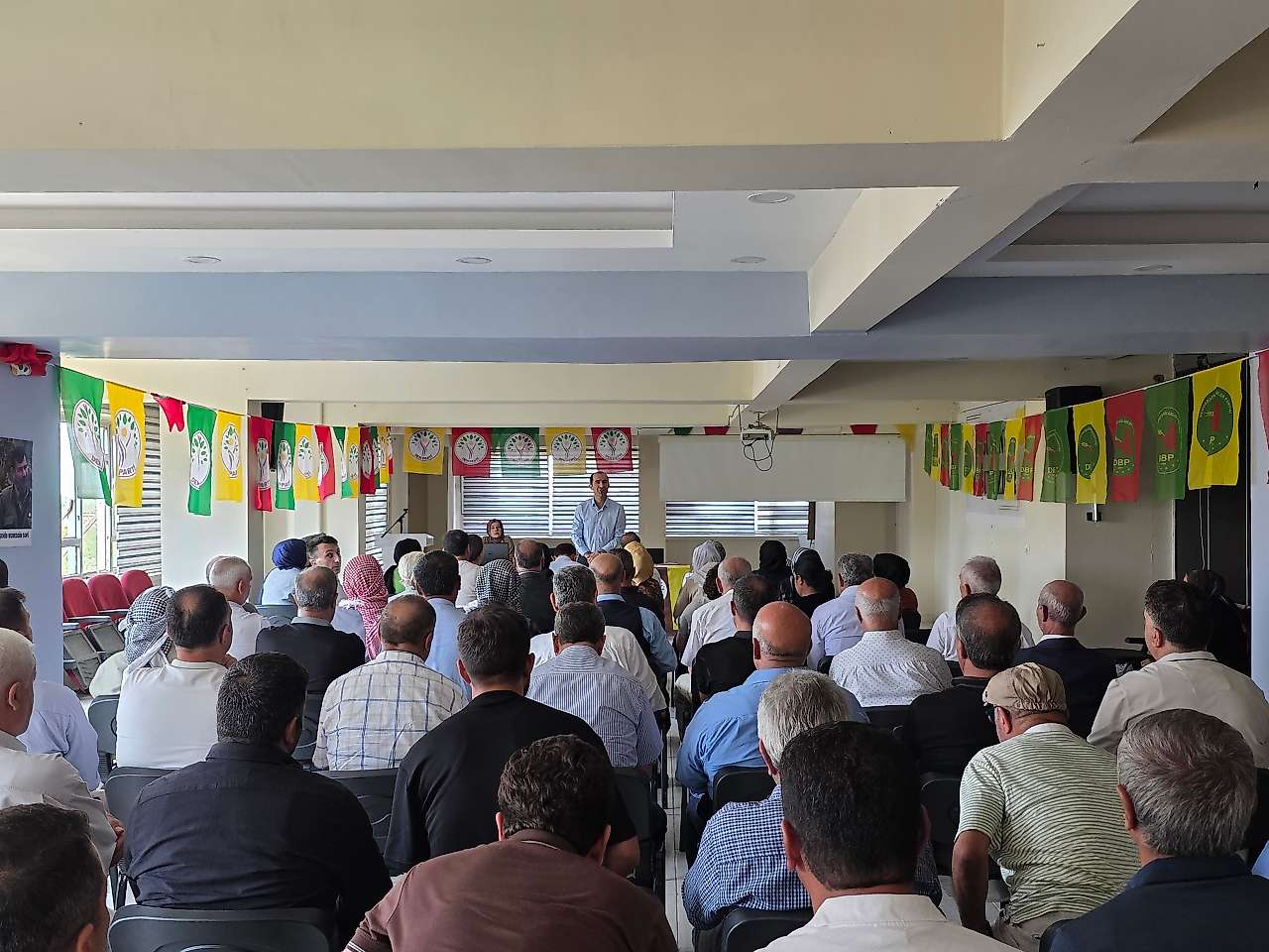 DBP Siirt İl Örgütü'nde 'Demokratik Siyaset' Eğitimi Düzenlendi
