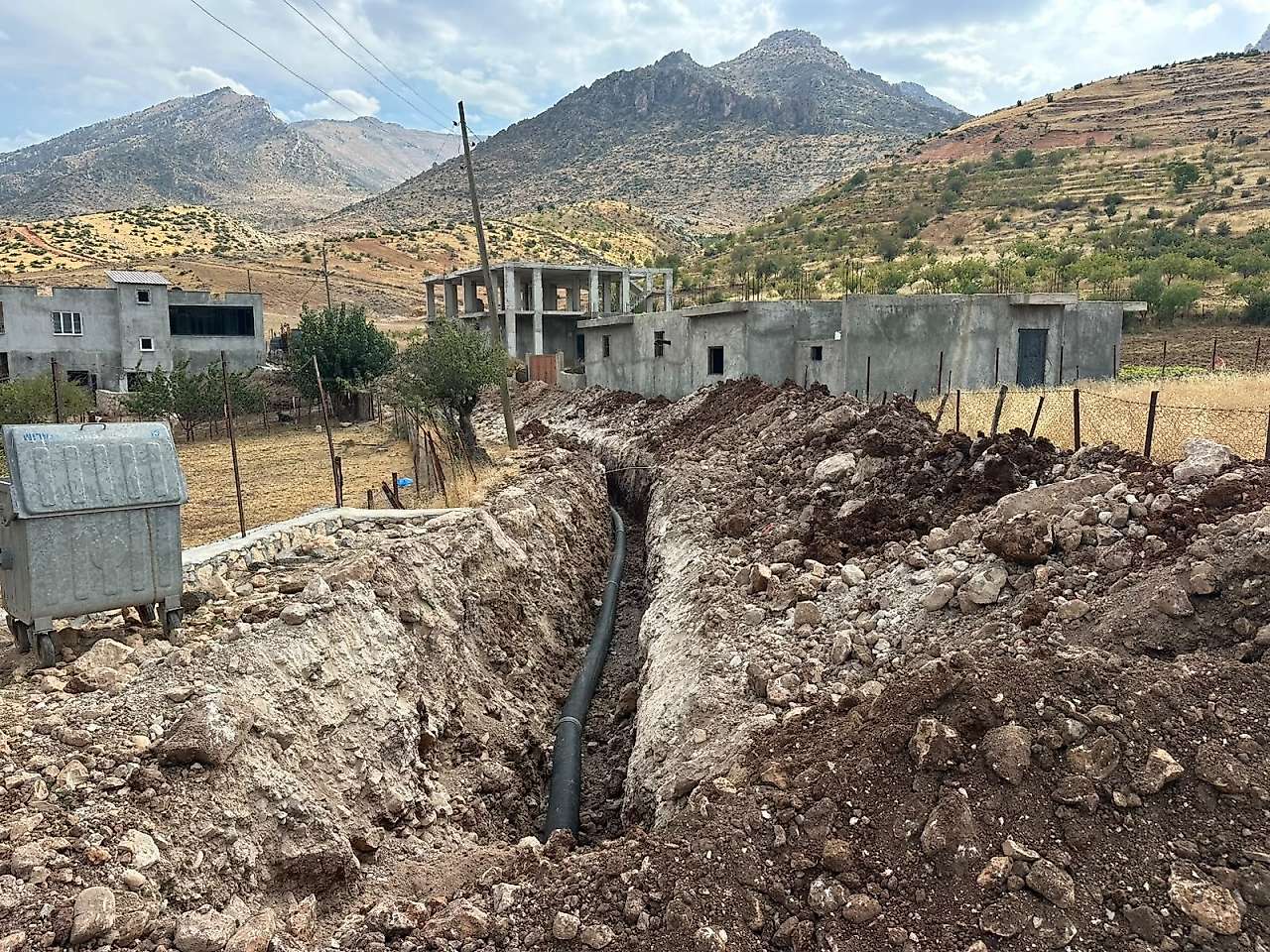 Siirt Eruh'ta Altyapı Çalışmaları Sürüyor