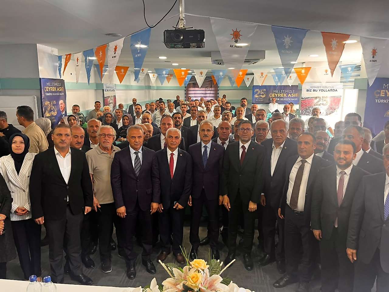 Bakan Uraloğlu Siirt'te Projeleri Tek Tek Anlattı: Gözler Yeni Ulaşım Hatlarında