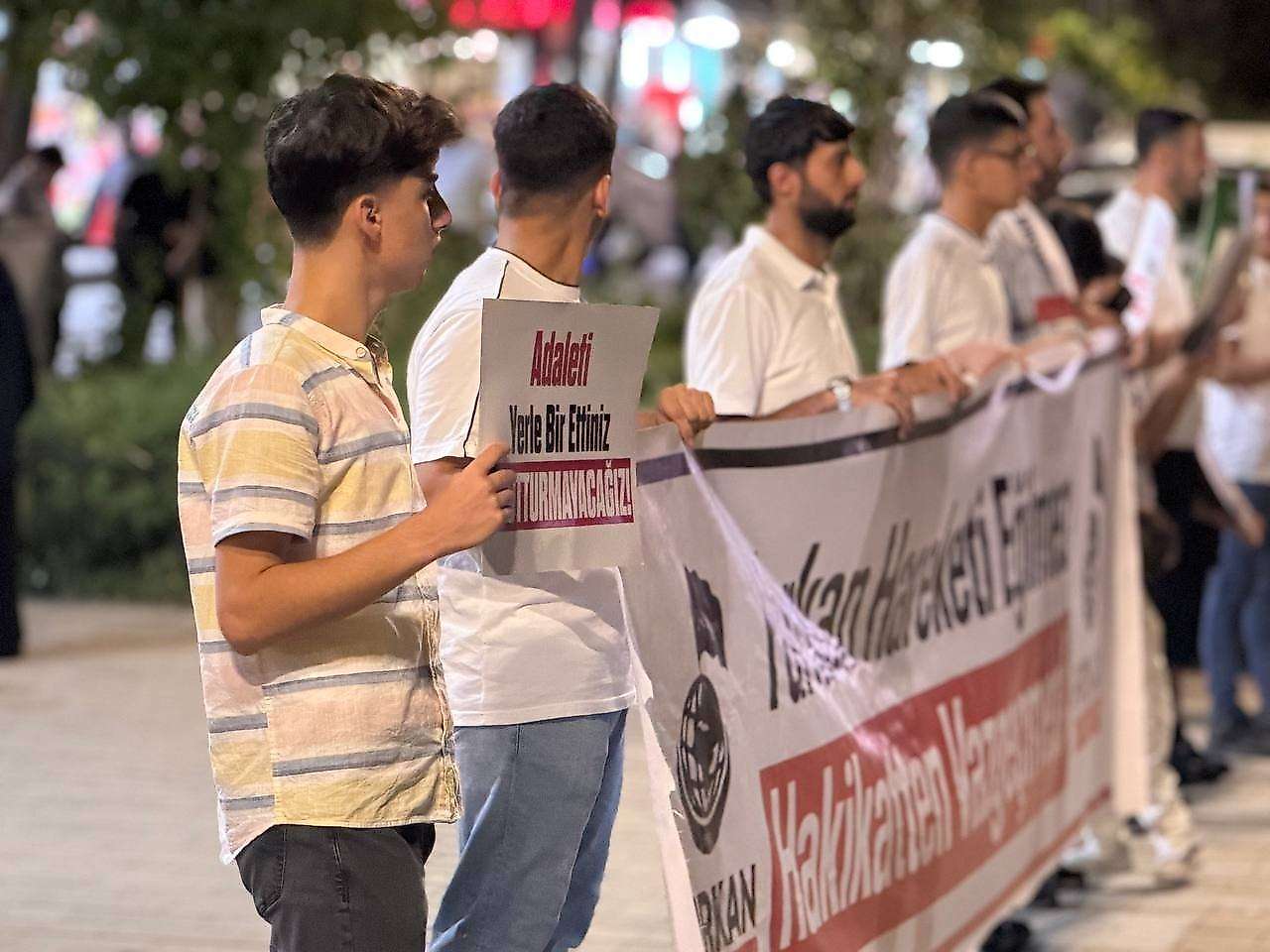 Alparslan Kuytul Ve Gözaltılar İçin Siirt'te Protesto Eylemi Yapıldı