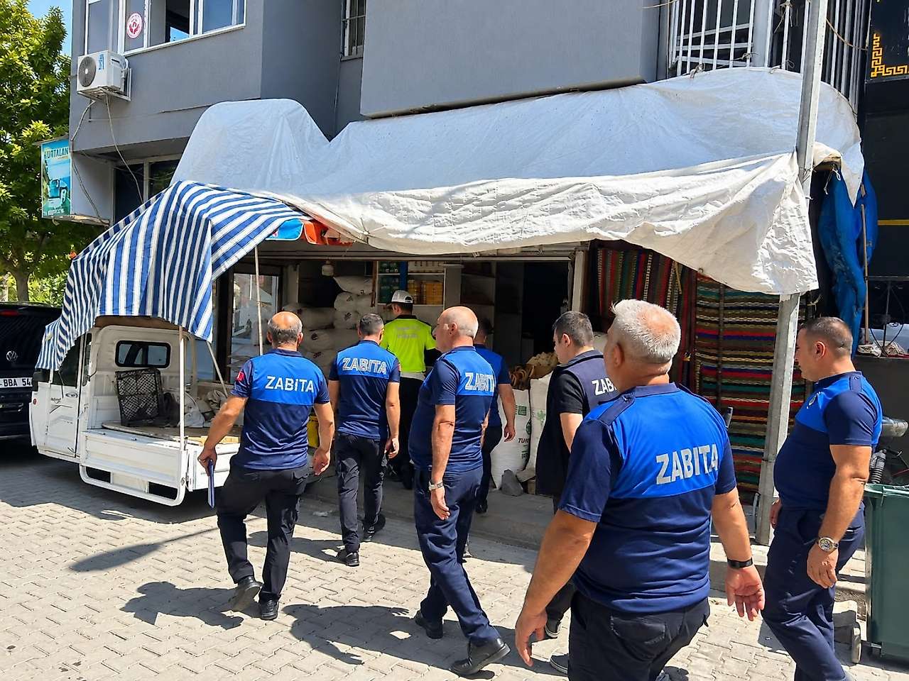 Siirt'te Zabıta Denetimlerinde 450 İş Yeri Kontrol Edildi 3 İş Yerine Ceza Uygulandı