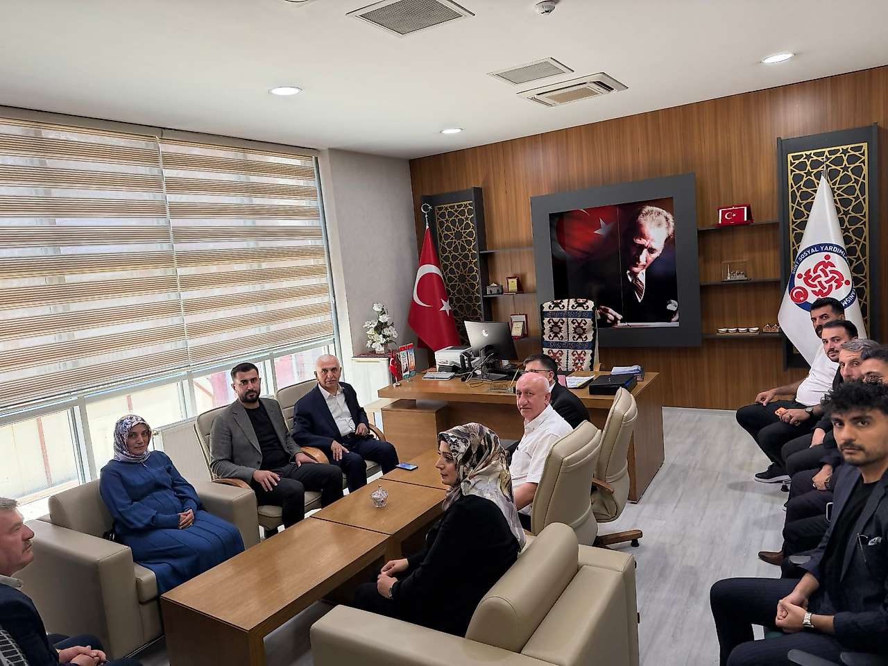 AK Parti Siirt teşkilatından Sosyal Yardımlaşma ve Dayanışma Vakfı'na ziyaret