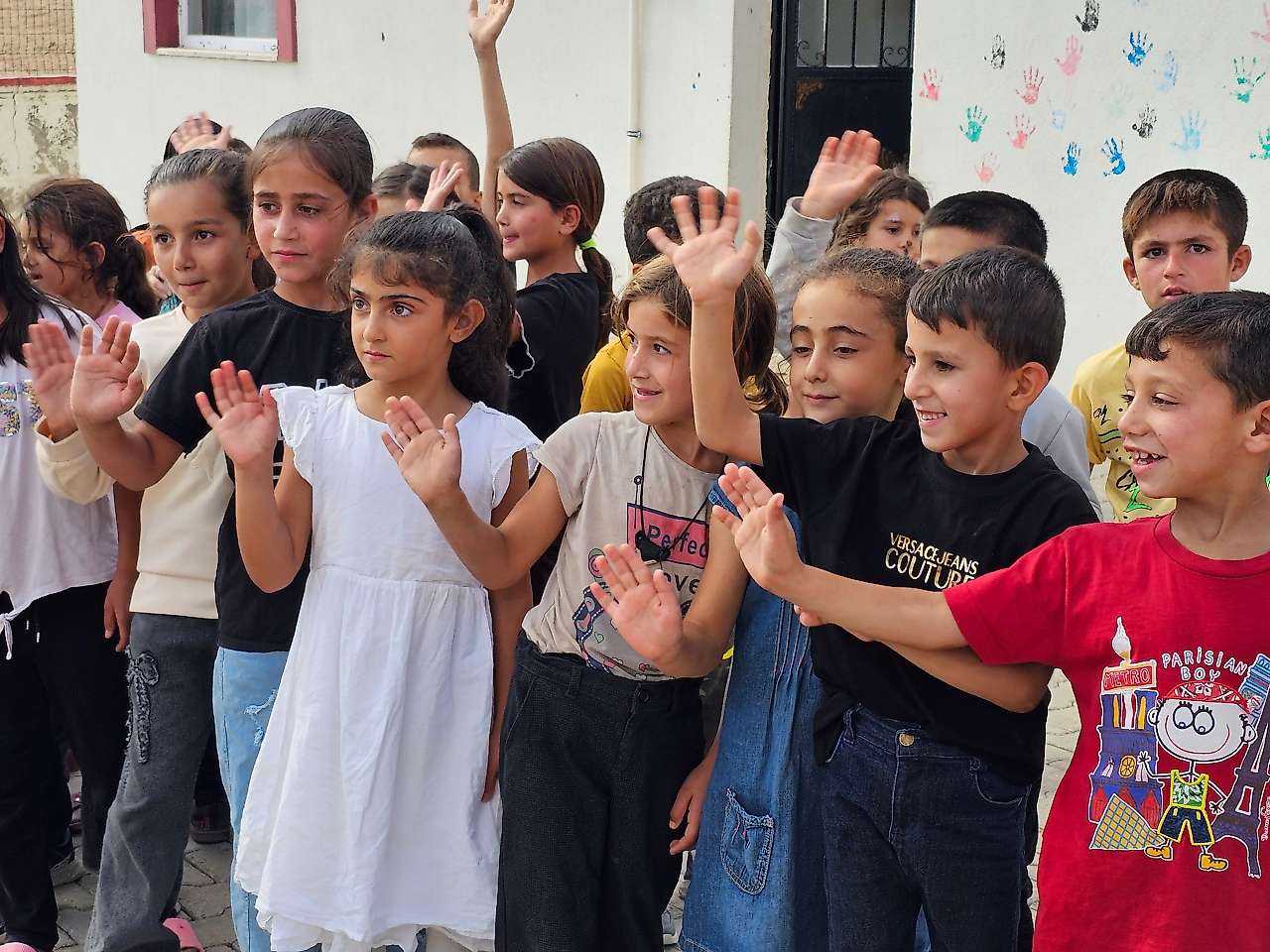 Siirt Genç İHH'dan Kışlacık köyünde minik öğrenciler için Bedi Besmele şenliği