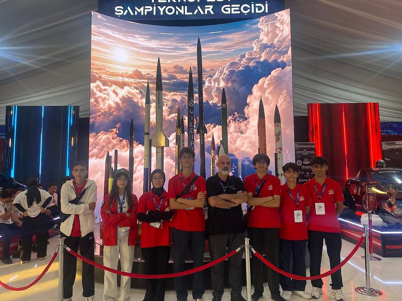 Siirt'in Marifet Roket Takımına TEKNOFEST'te Selçuk Bayraktar Ziyareti