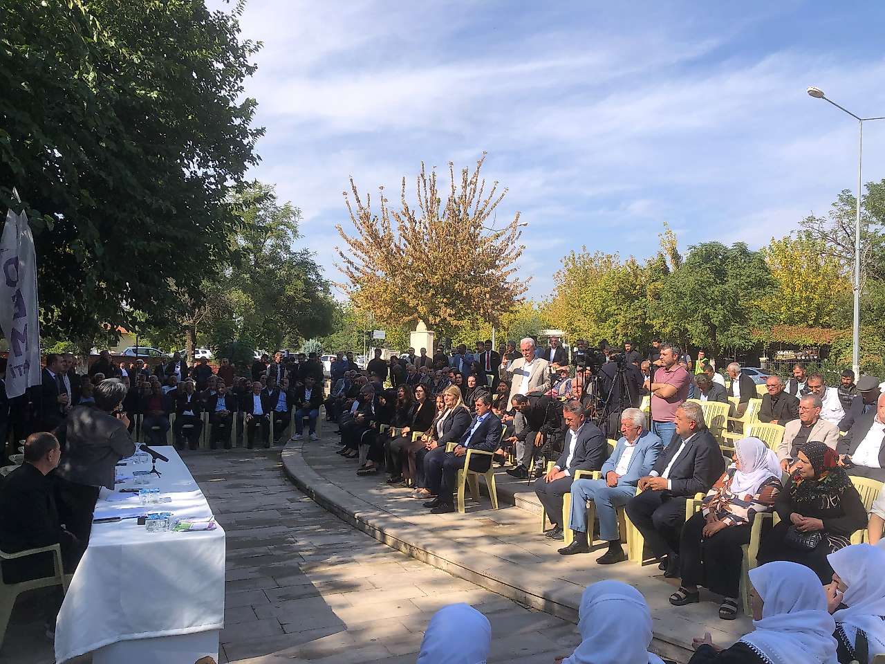 Tuncer Bakırhan, Pervin Buldan ve DEM Parti Yöneticileri Siirt Kurtalan'da Bütçe Görüşmelerini Başlattı