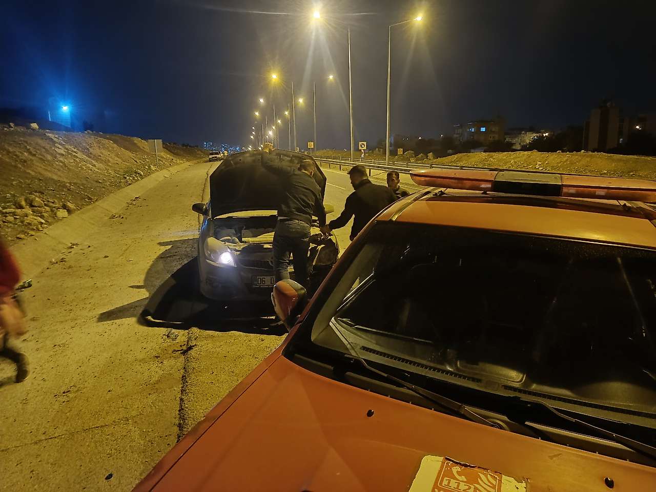 Siirt Çevre Yolu'nda Seyir Halindeki Otomobil Yandı