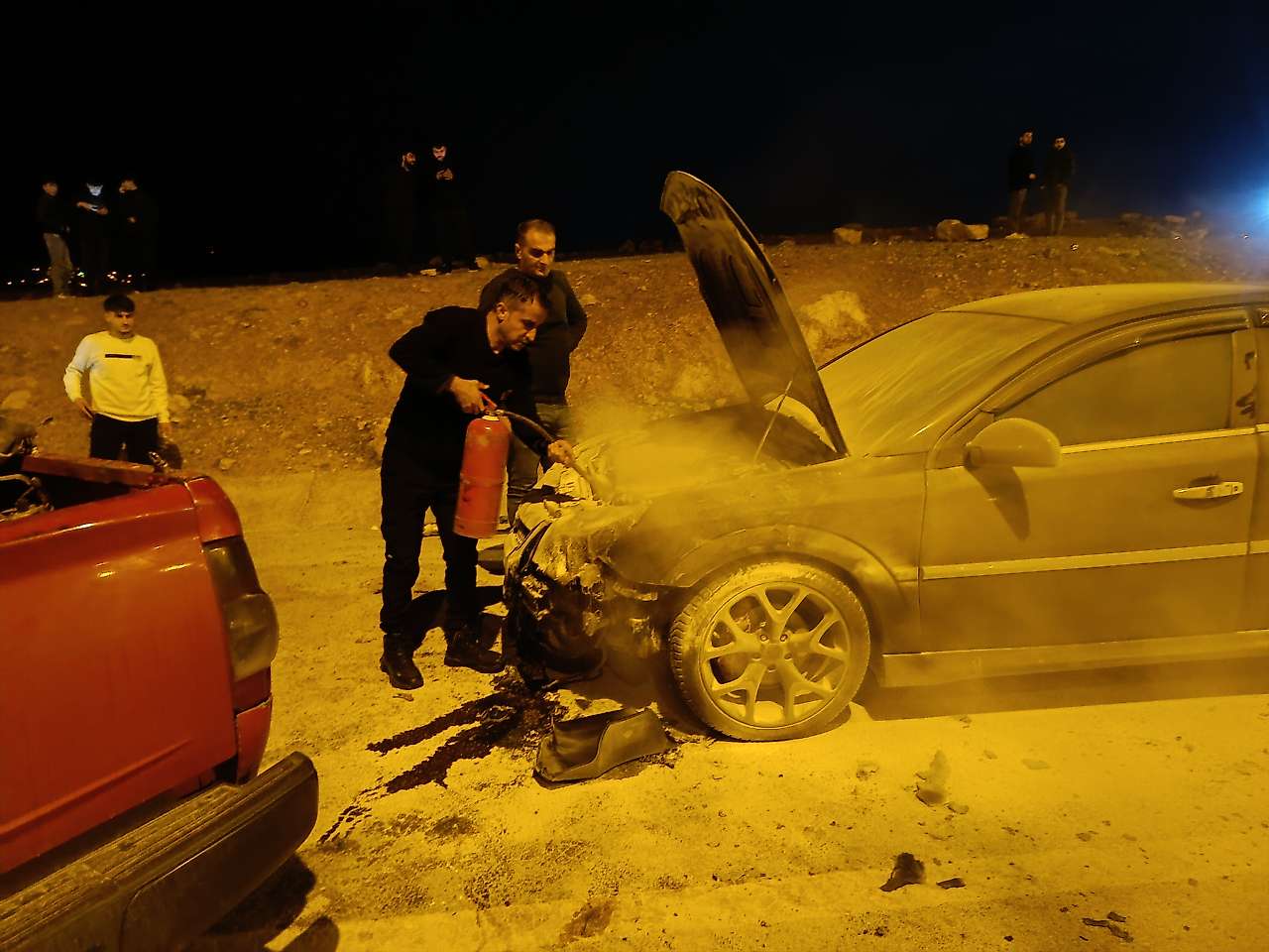Siirt Çevre Yolu'nda Seyir Halindeki Otomobil Yandı