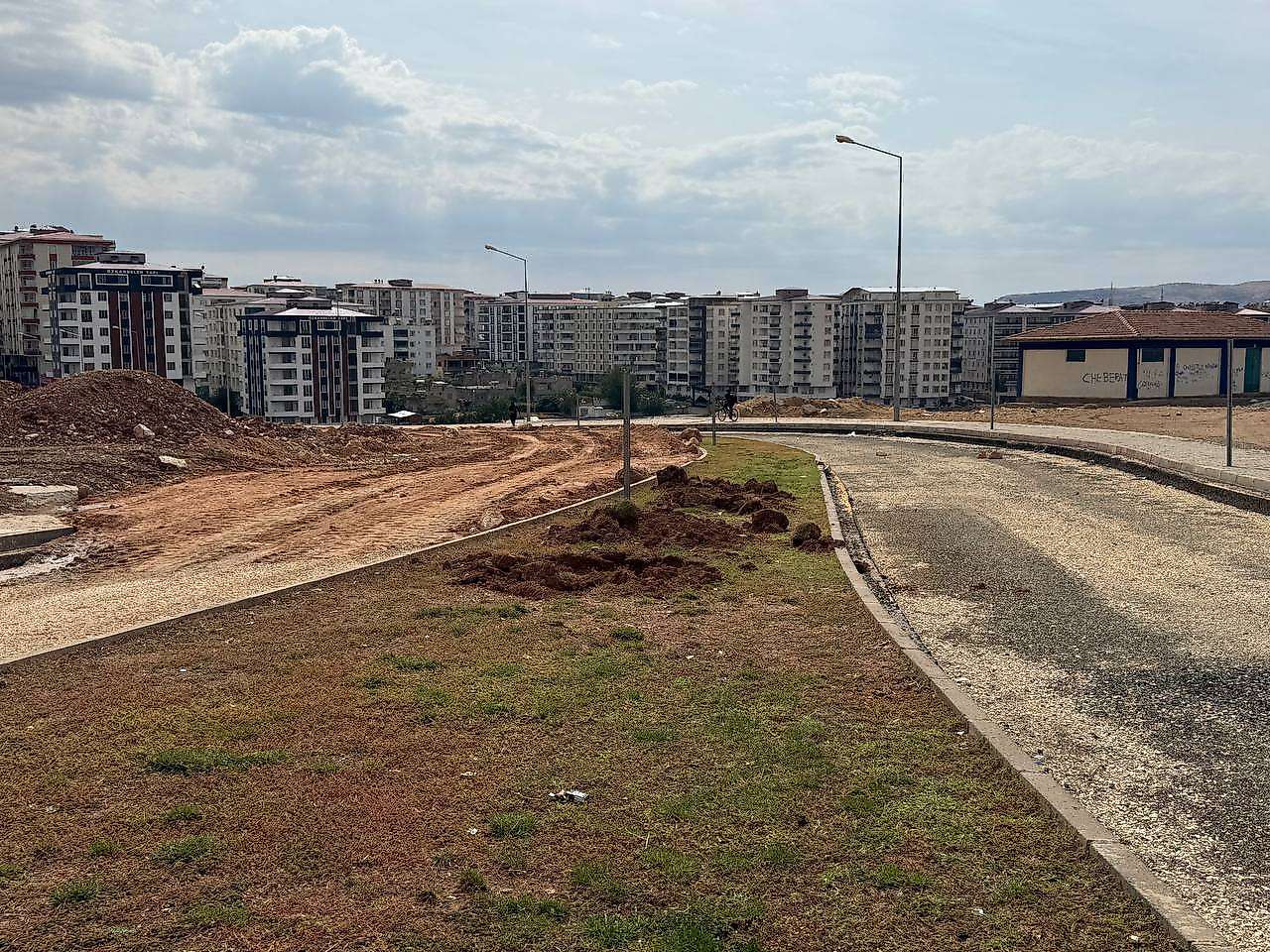 Siirt'te Yol ve Kavşak Çalışmalarına Sosyal Medyadan Tepki: Vatandaşlar Vali Kızılkaya'ya Seslendi