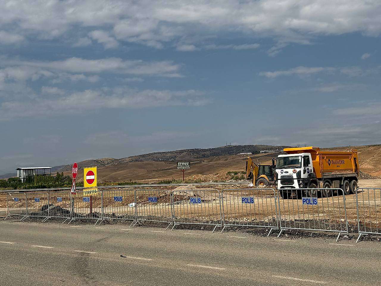 Siirt'te Yol ve Kavşak Çalışmalarına Sosyal Medyadan Tepki: Vatandaşlar Vali Kızılkaya'ya Seslendi