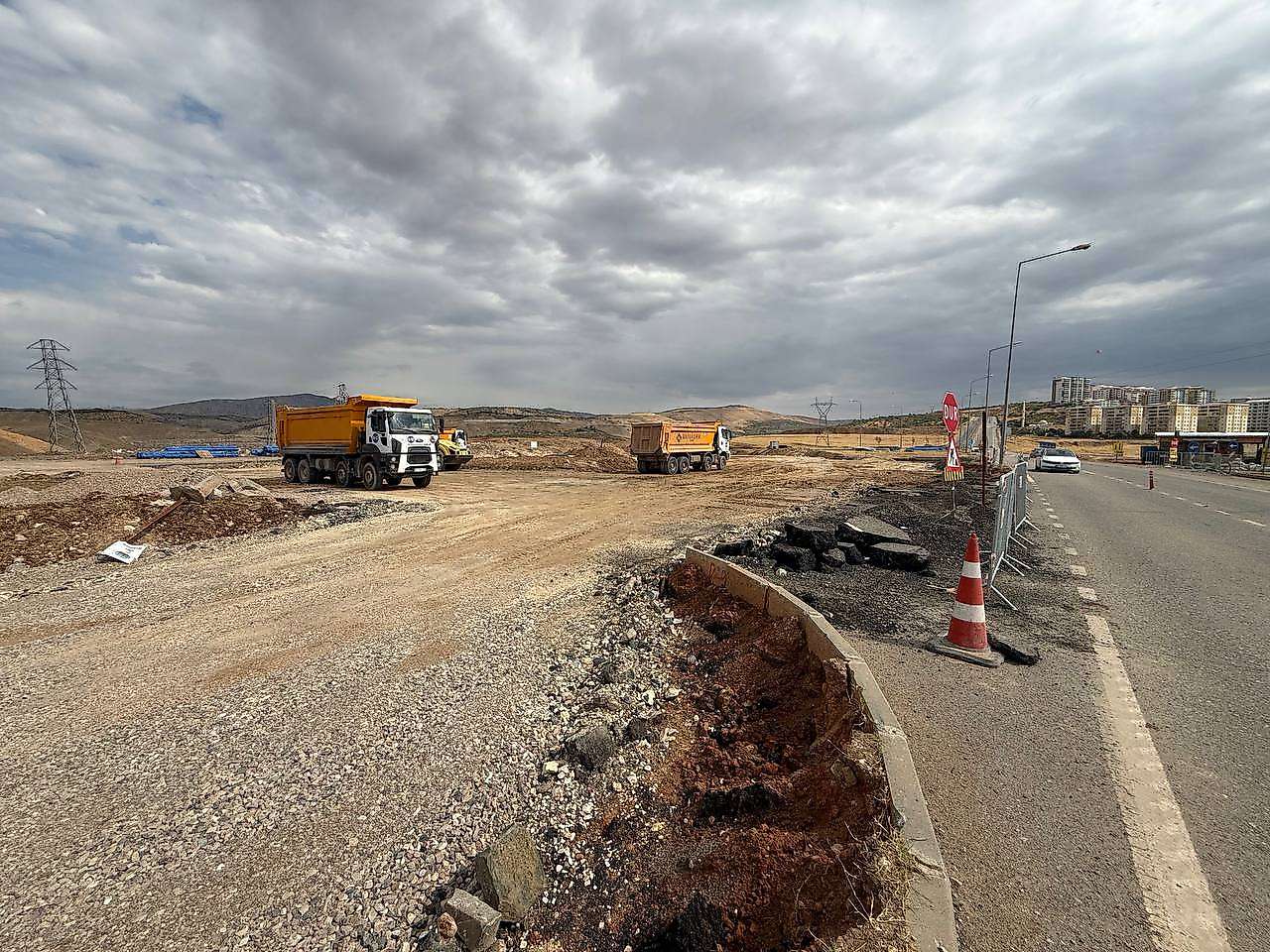 Siirt'te Yol ve Kavşak Çalışmalarına Sosyal Medyadan Tepki: Vatandaşlar Vali Kızılkaya'ya Seslendi