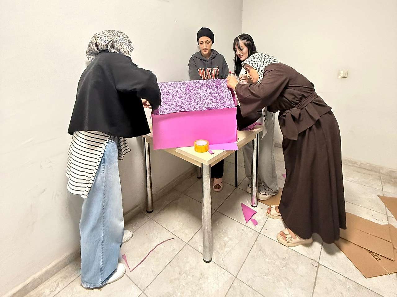 Siirt Kurtalan Öğrenci Yurdu'nda Öğrencilerden Sokak Kedileri İçin Örnek Çalışma