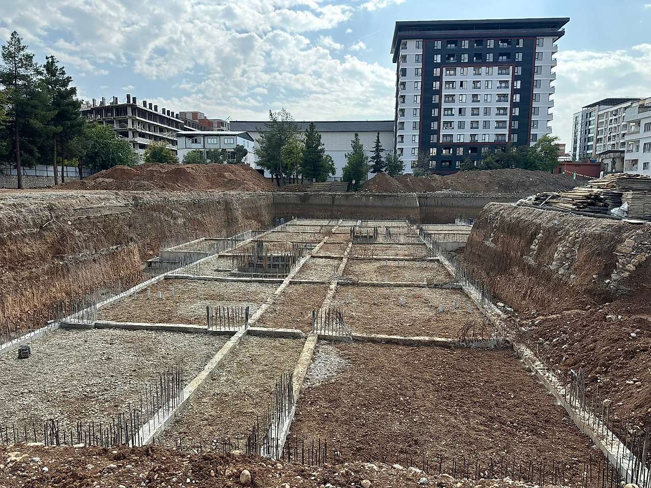 Siirt Öğretmenevi İnşaatı İlerliyor: İşte Planlanan Tamamlanma Süresi