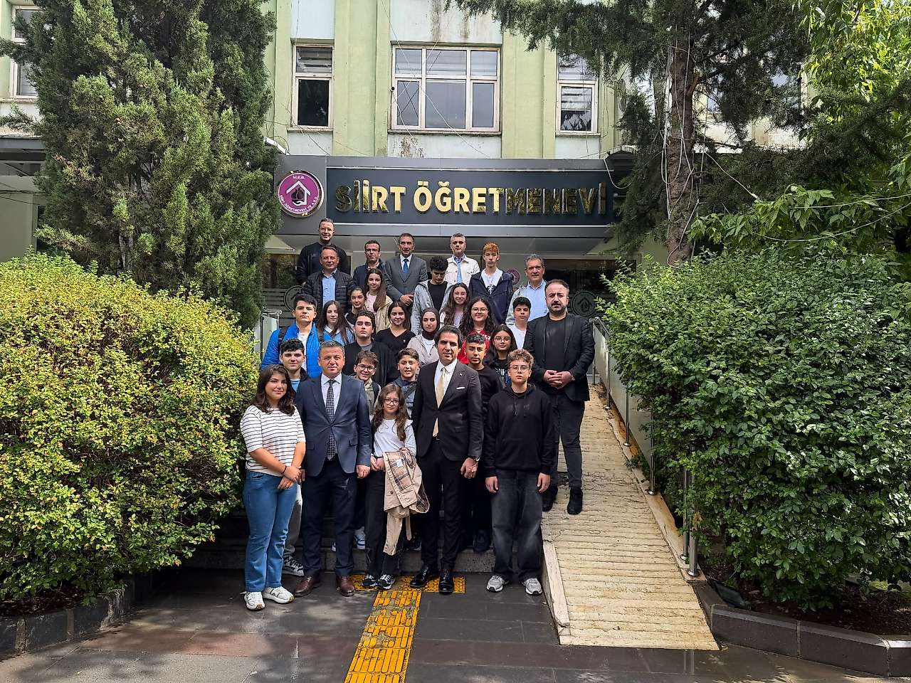 Siirt'te ''Bizim Gök Kubbemiz'' heyecanı: Öğrenciler kardeş okullarını ziyaret etti