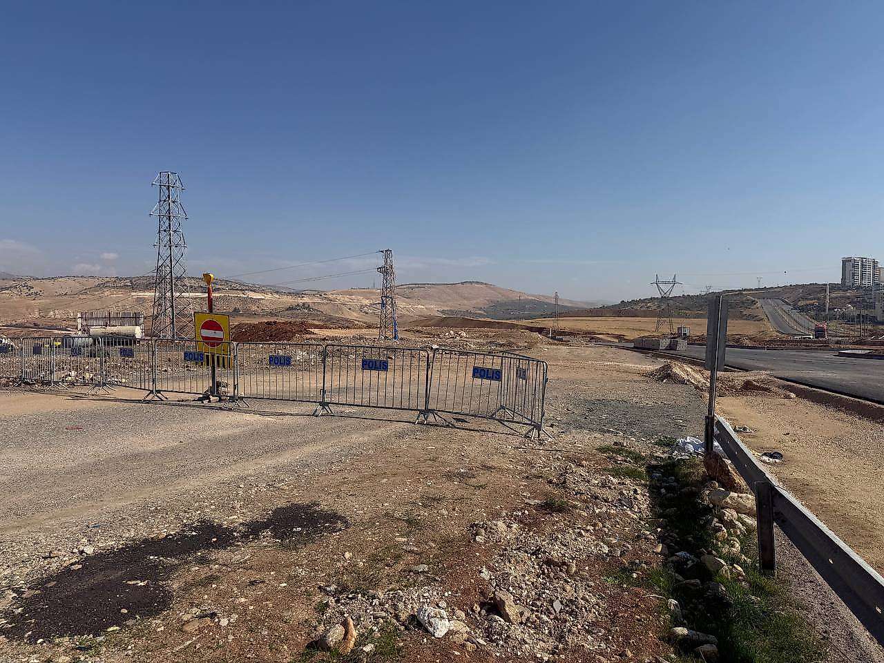 Siirt Hastane Kavşağı Neden Bitmiyor? Vatandaş Mağdur, Yol Ne Zaman Açılacak?