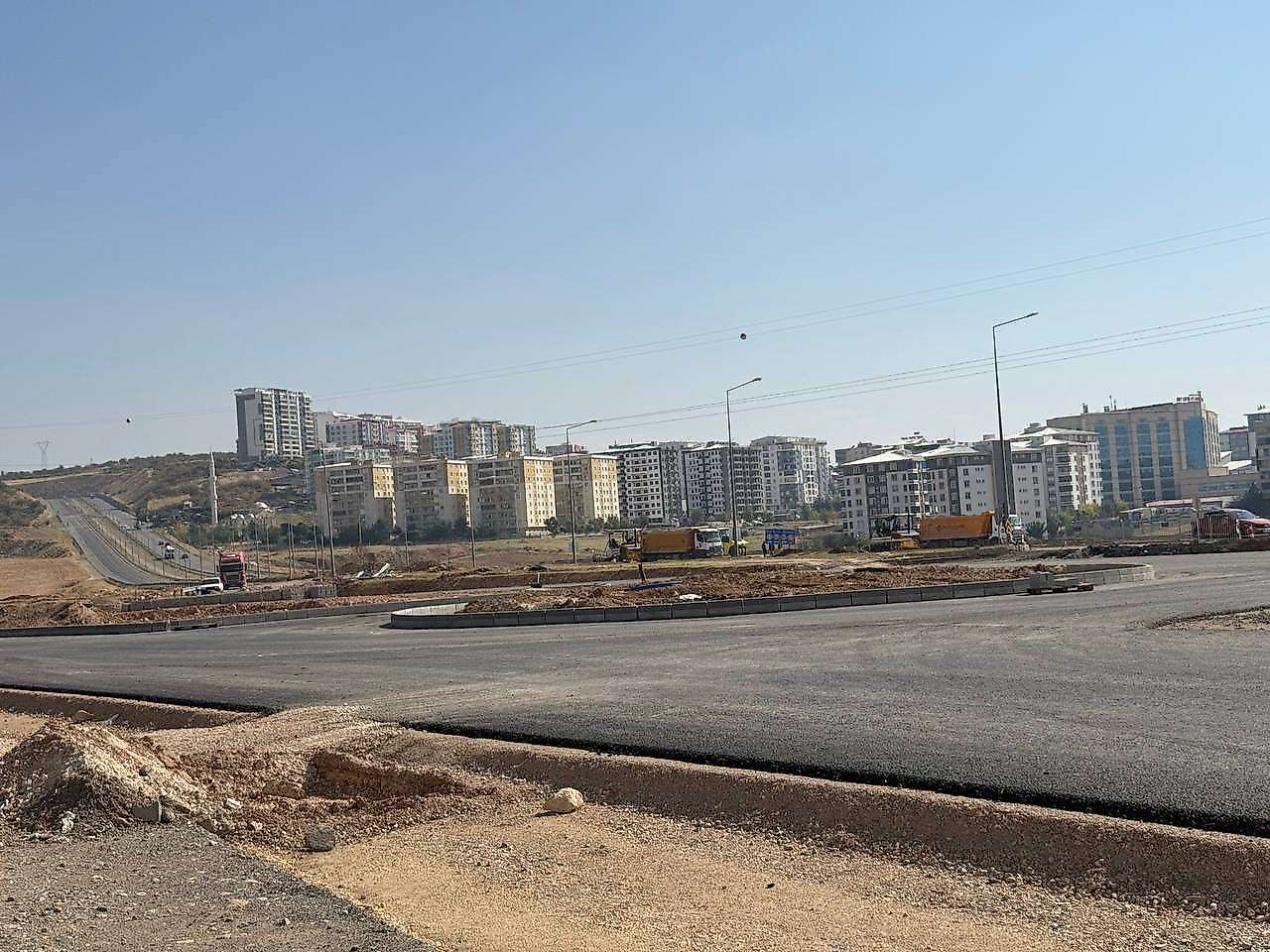 Siirt Hastane Kavşağı Neden Bitmiyor? Vatandaş Mağdur, Yol Ne Zaman Açılacak?