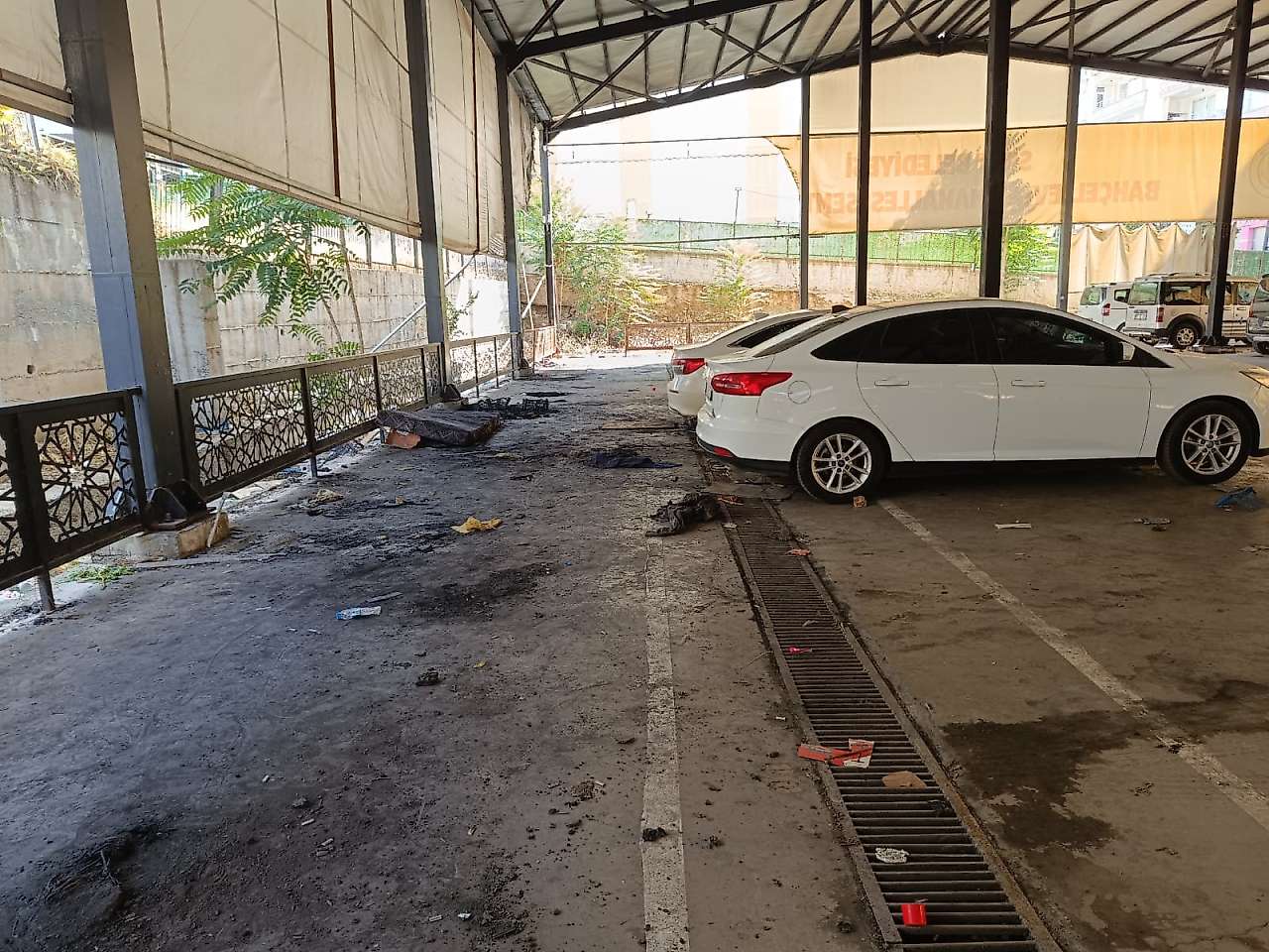 Siirt'te Semt Pazarı Madde Bağımlılarının Yuvası Haline Geldi İddiası
