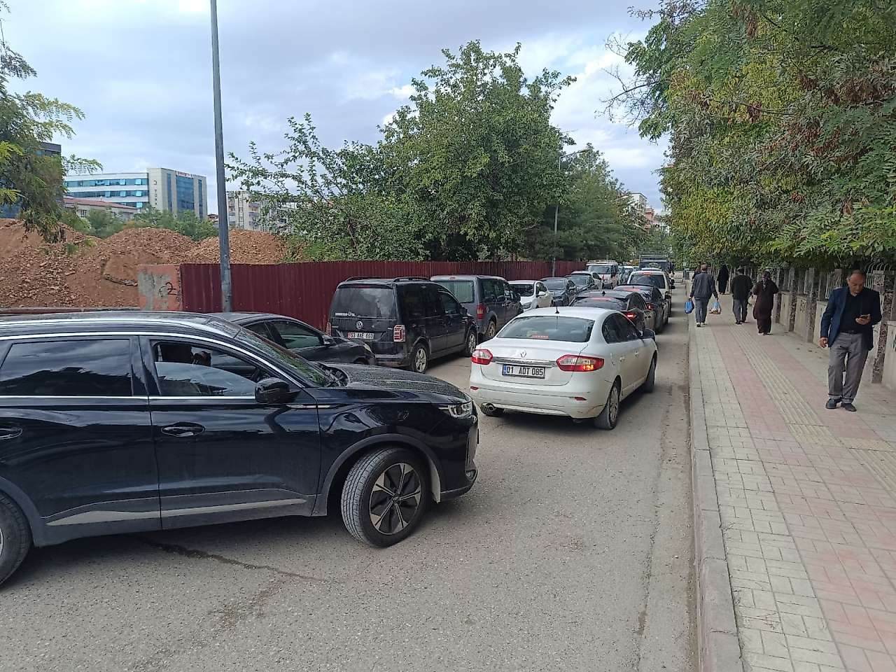 Siirt'te Trafik Sorunu Büyüyor: Ceza Yetmez, Şehrin Geleceği İçin Kalıcı Çözüm Şart!