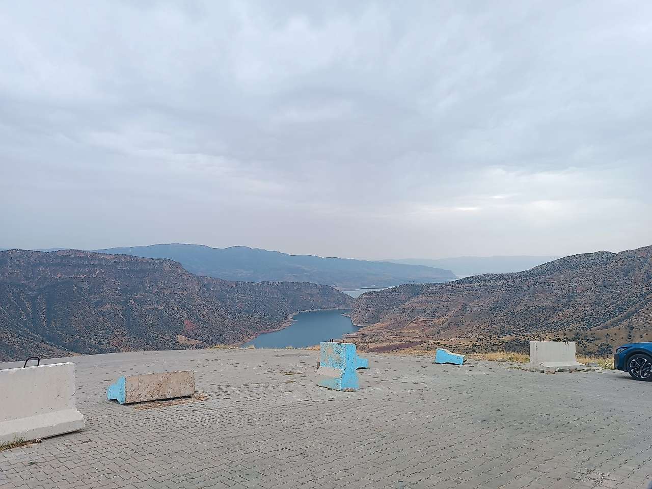 Siirt'te Yamaç Paraşütü Rampasında Tehlike: Beton Bloklar Yerinden Oynatıldı