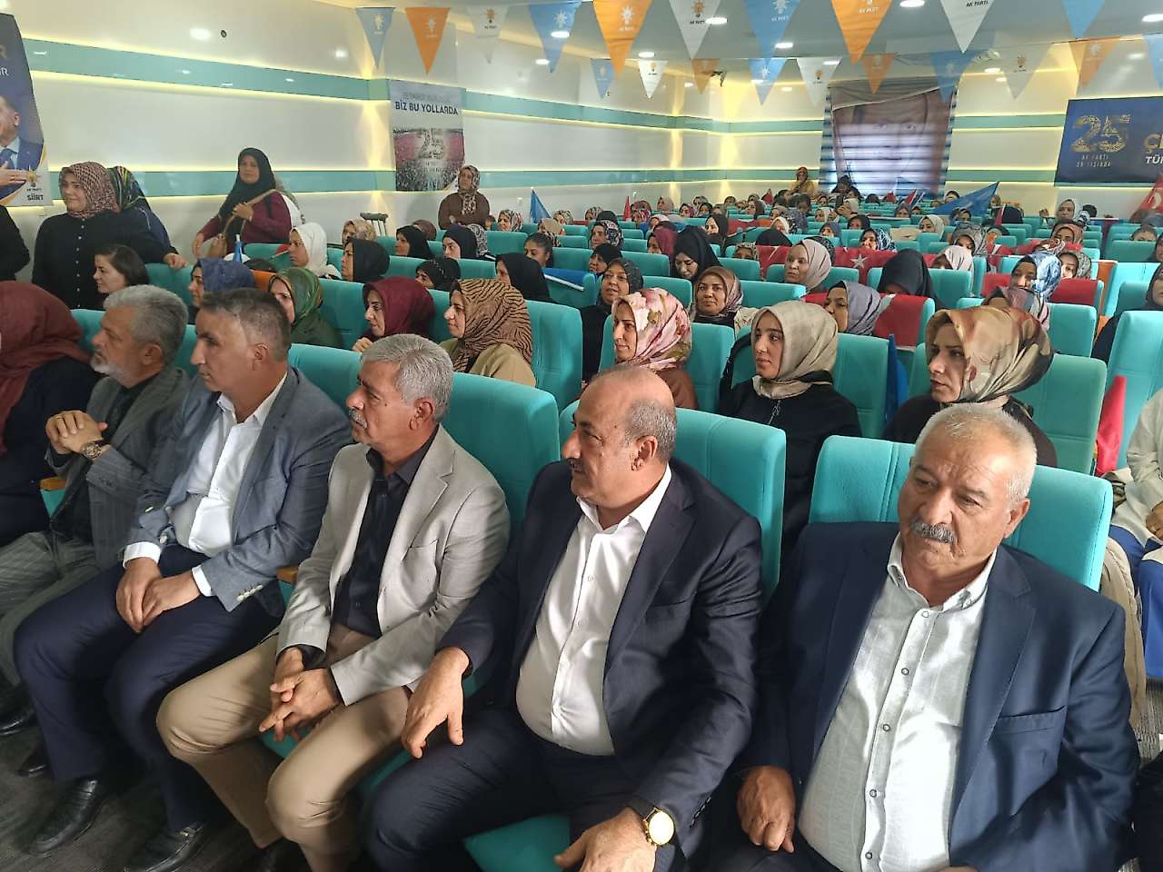AK Parti Siirt'te Kadın Kolları Danışma Meclisi Toplantısı Gerçekleştirildi