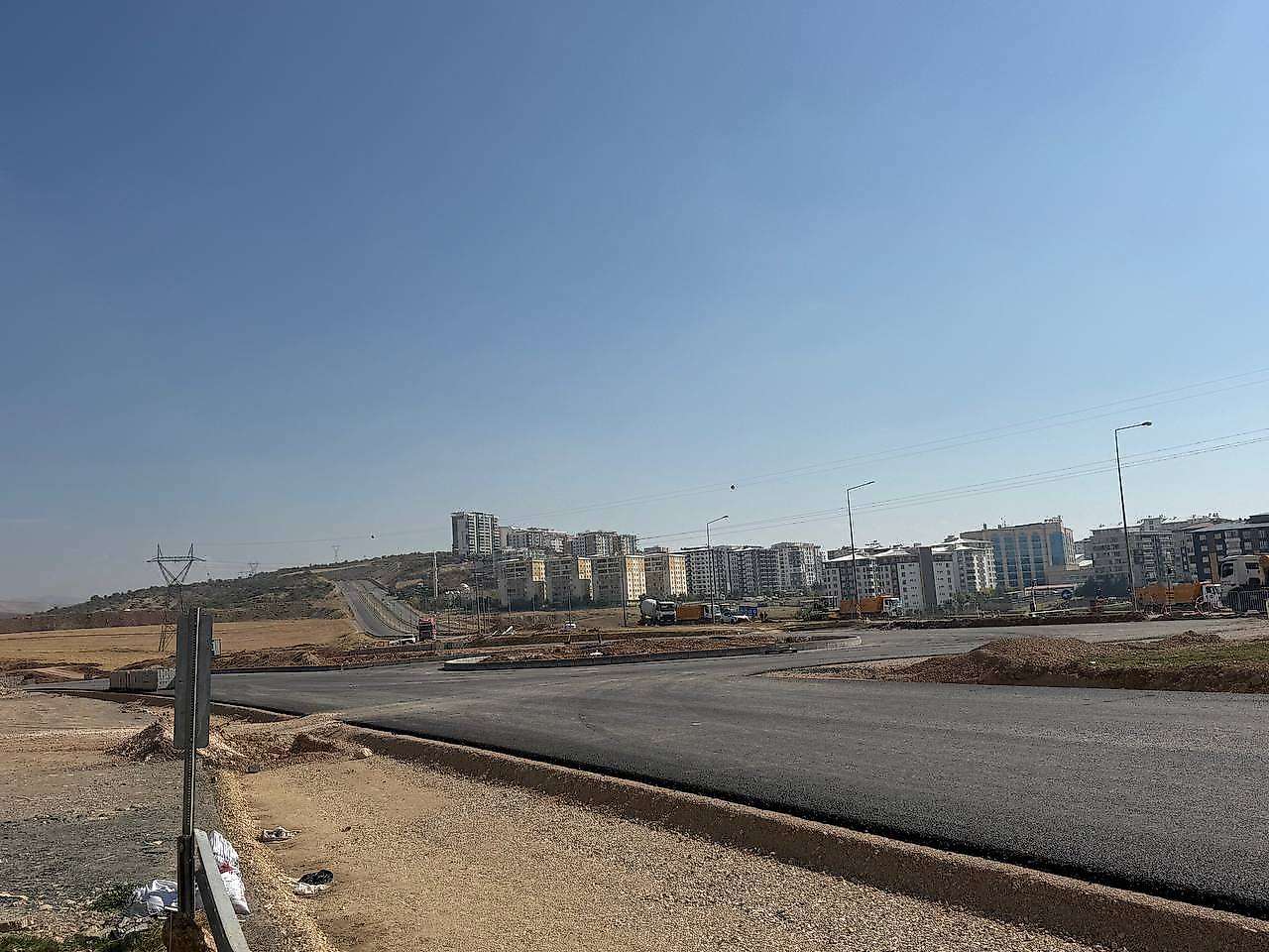 Siirt Hastane Kavşağı Neden Bitmiyor? Vatandaş Mağdur, Yol Ne Zaman Açılacak?