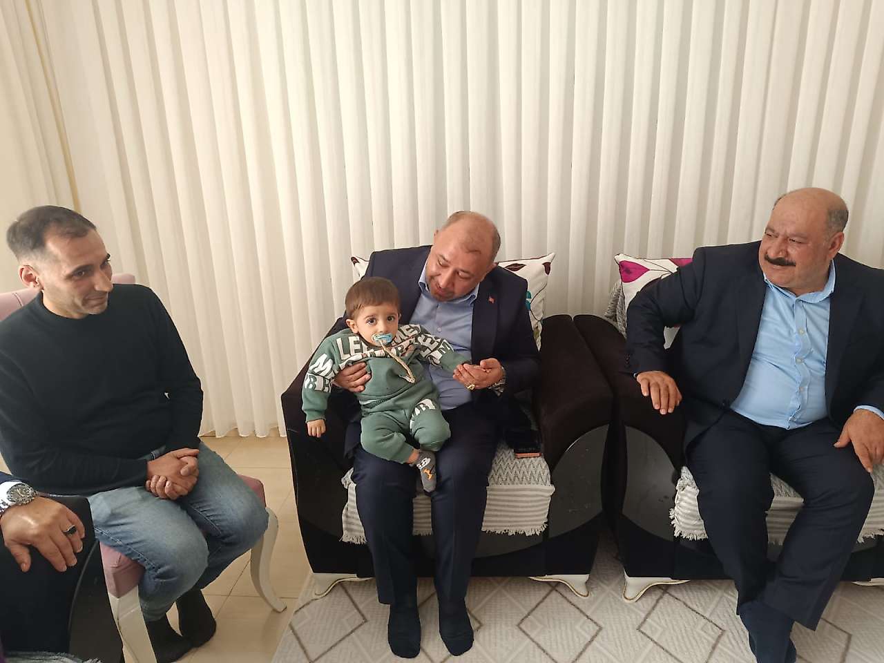 Siirtli İş İnsanı Seyithan Solmaz'dan DMD Hastası Halil Eren'e Destek