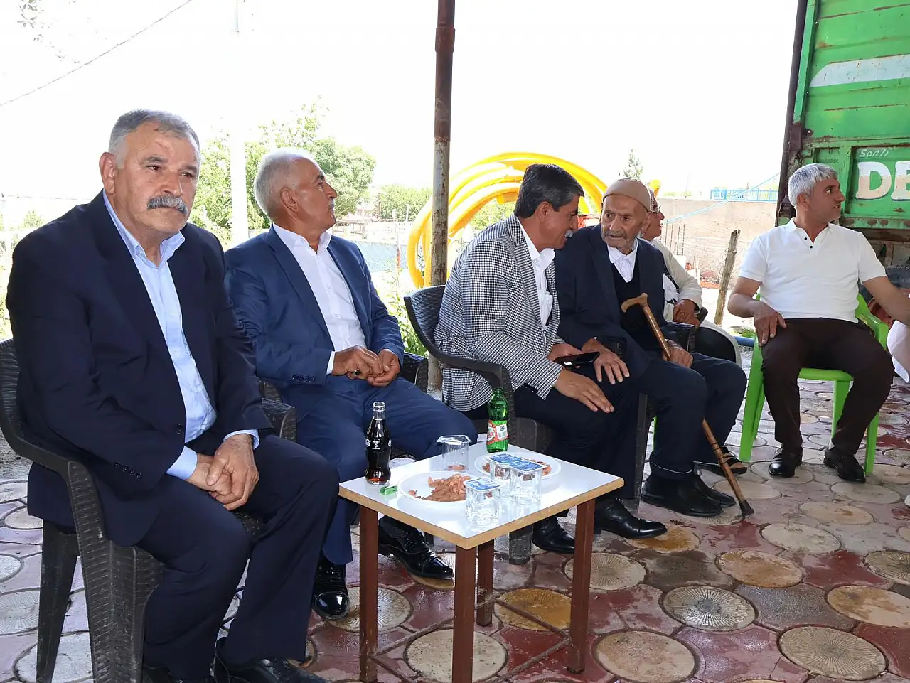 Kurtalan'da Bayram Ziyaretleri: DEM Parti ve DBP Heyeti Köylerde Vatandaşlarla Buluştu