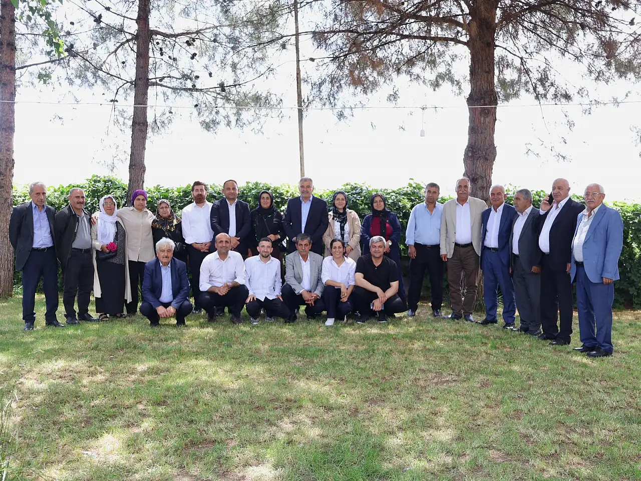 Kurtalan'da Bayram Ziyaretleri: DEM Parti ve DBP Heyeti Köylerde Vatandaşlarla Buluştu