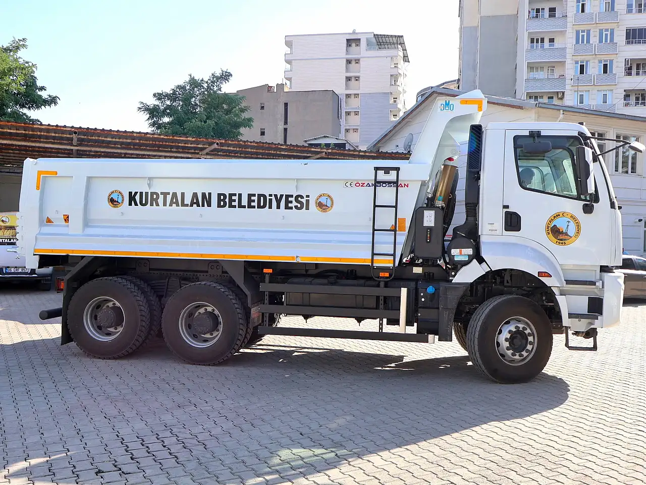 Kurtalan Belediyesi Araç Filosunu Güçlendirdi: Yeni Hizmet Aracı Göreve Başladı