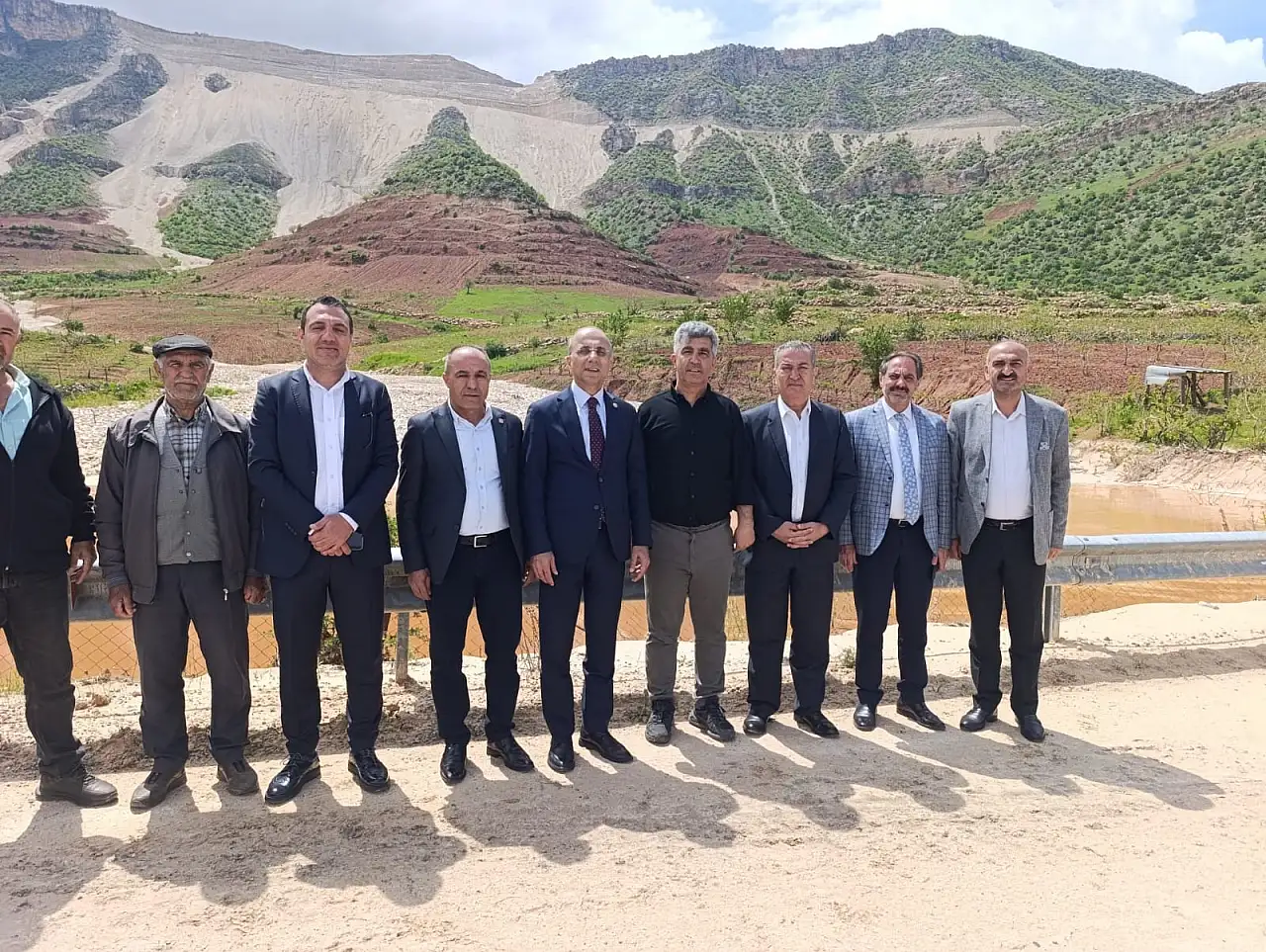CHP Milletvekili Siirt'te Sel Hasarını Yerinde İnceleyen Genç Vatandaşın Mağduriyetini Giderin