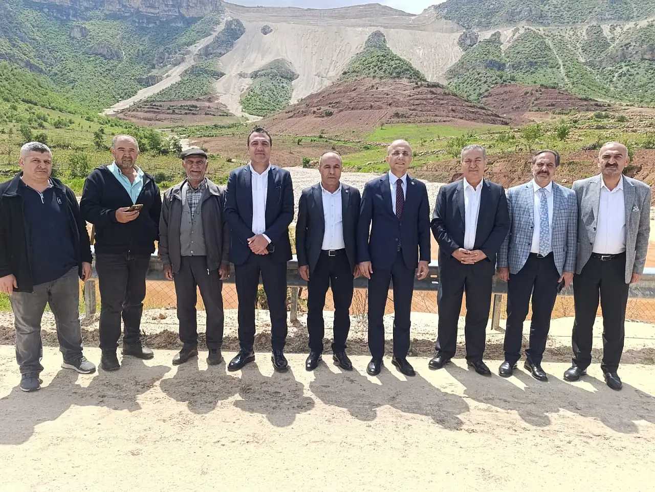 CHP Milletvekili Siirt'te Sel Hasarını Yerinde İnceleyen Genç Vatandaşın Mağduriyetini Giderin