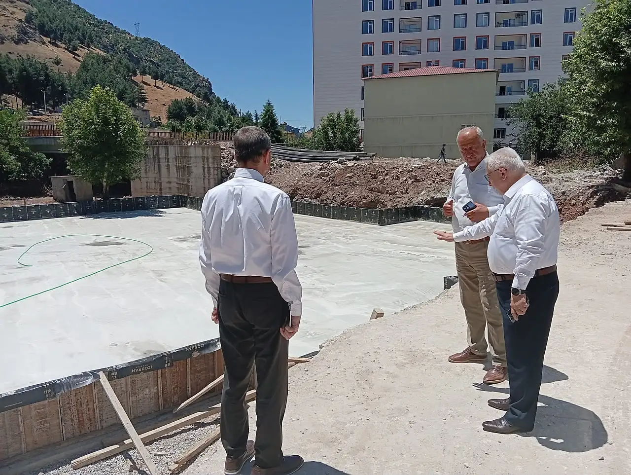 Baykan Merkez Camii'nde Çalışmalar Devam Ediyor