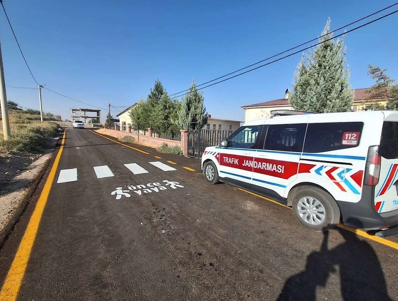 Siirt Kurtalan'da 17 Okulun Önünde Yaya Geçidi Çalışması Yapıldı