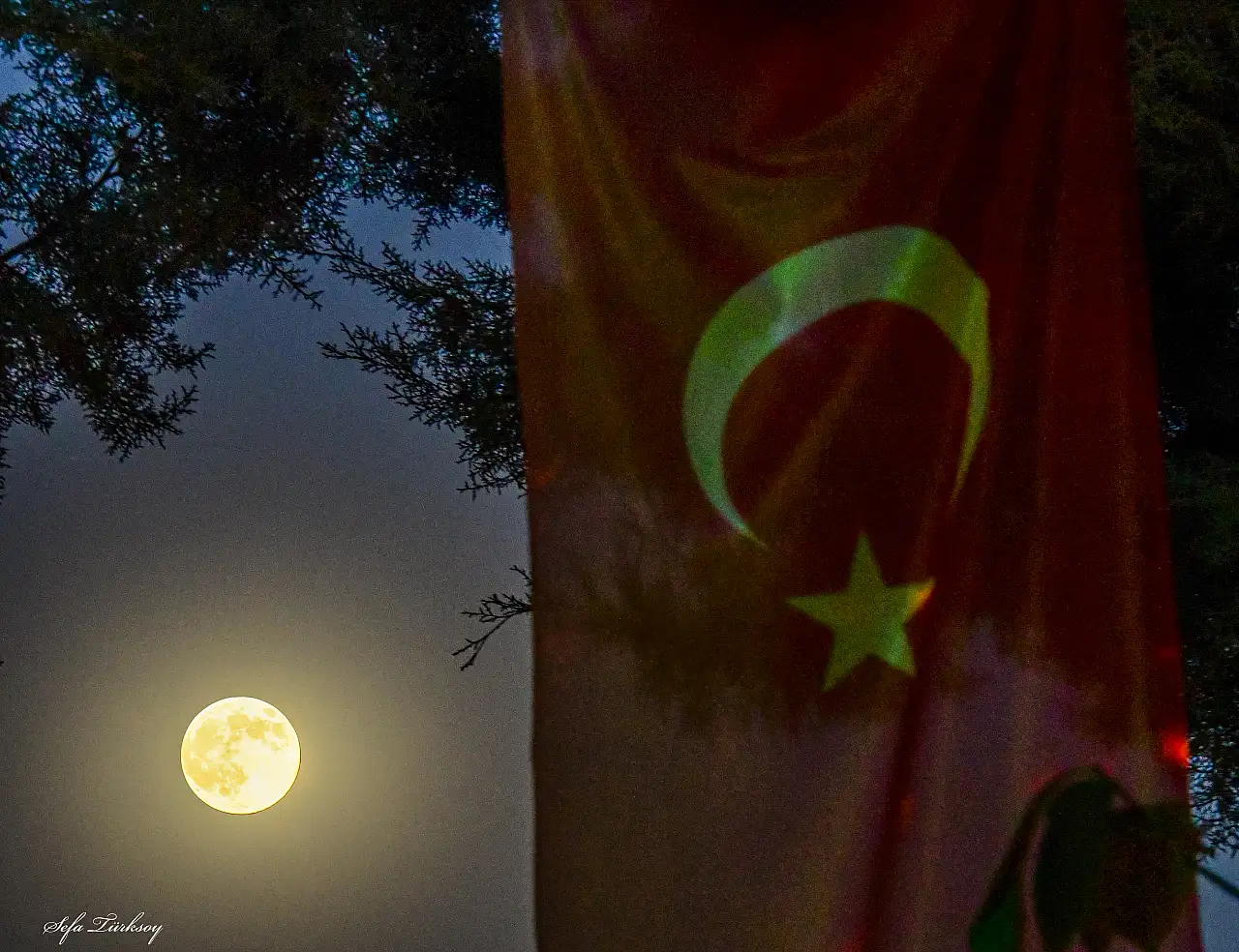 Siirt Tillo'da Kunduz Dolunayı Büyüledi: Sefa Türksoy'un Objektifinden Eşsiz Kareler