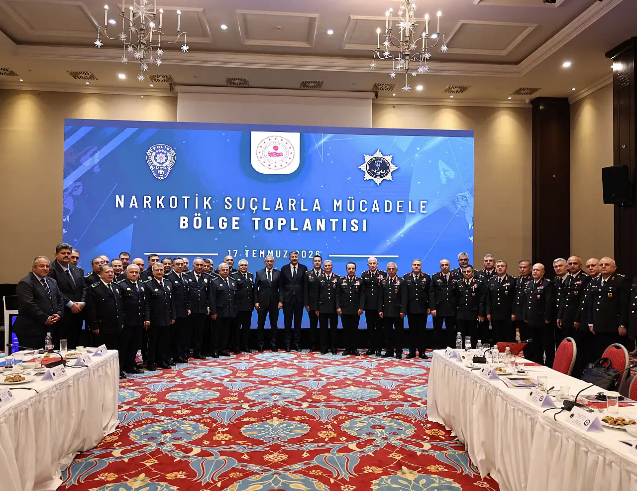 Siirt Emniyet Müdürü Mehmet Özdemir, Mardin'deki Narkotik Zirvesine Katıldı