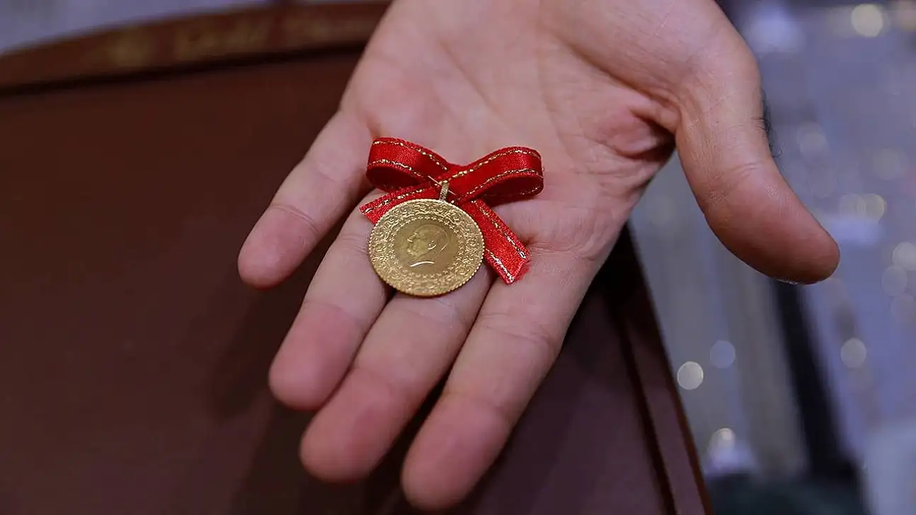 Küresel gerilim altını uçurdu: Gram altın rekor tazeledi