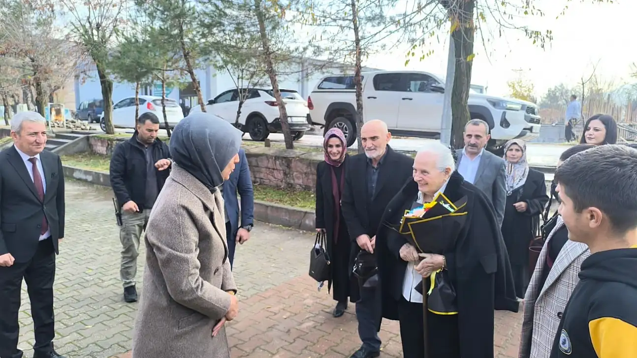 Kurtuluş Savaşı'nın Komutanlarından Kazım Karabekir'in Kızı Siirt'e Geldi