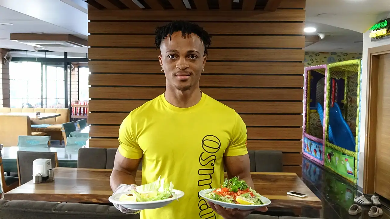 Nijerya'dan Siirt'e Uzanan Yolculuk! Çalışarak Okuyan Micheal'ın Hikâyesi