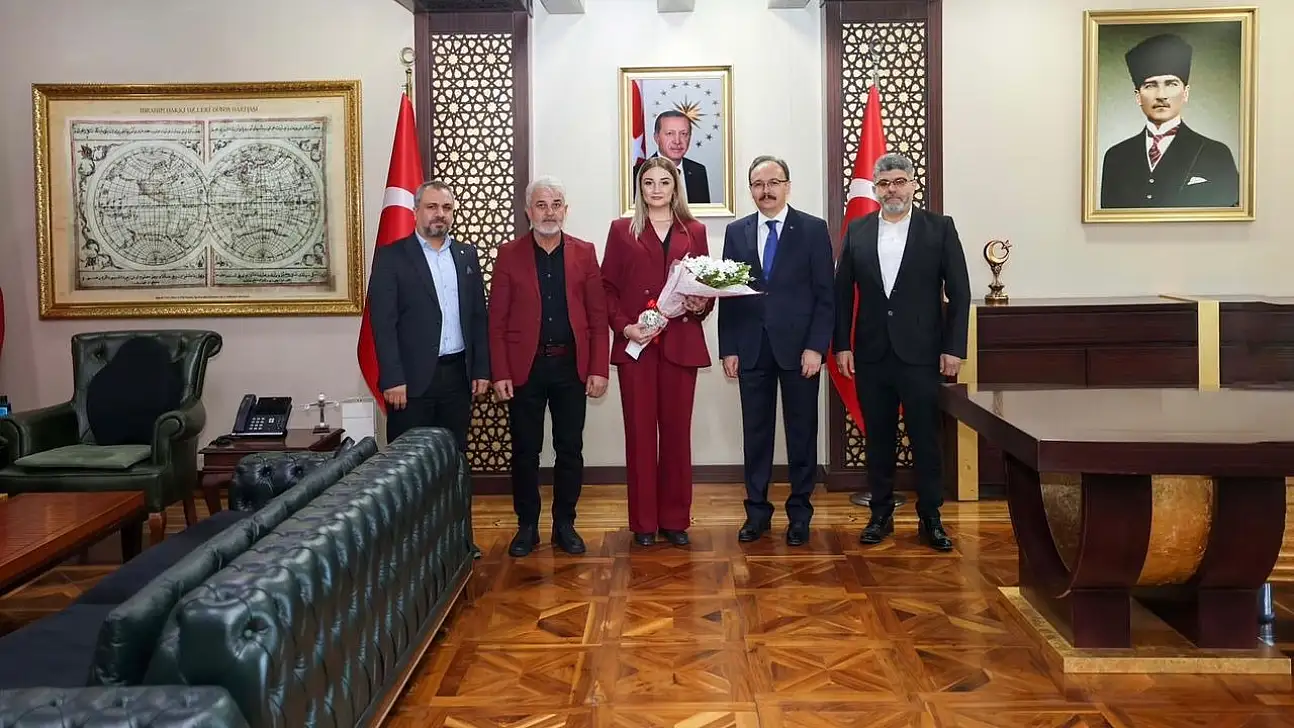 Özel Siirt Duru Hastanesi Yönetimi, Vali Kızılkaya'yı Ziyaret Etti