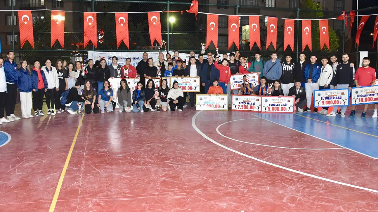 Siirt Belediyesi'nin 3x3 Sokak Basketbolu Turnuvası sona erdi: 39 takım kıyasıya mücadele etti!