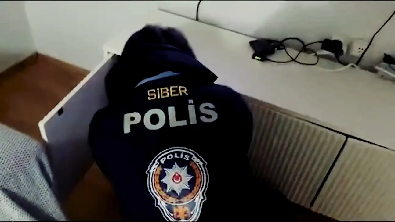Siirt Dahil 55 İlde Siber Suç Operasyonu: Çocuk Müstehcenliği ve Dolandırıcılık Ağları Çökertildi! 301 Kişi Yakalandı