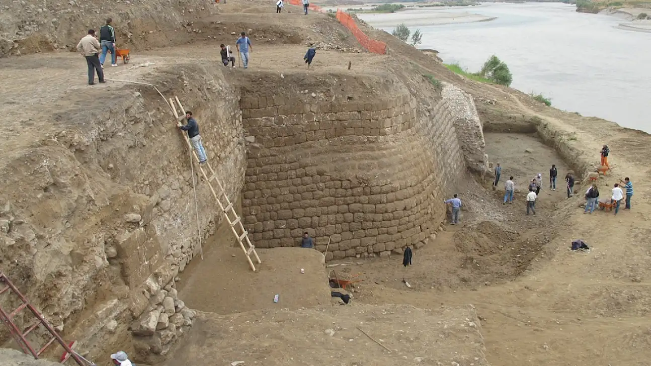 Siirt Eski Milletvekili Kültür Bakanlığı ile Görüştü! Siirt'te Eski Tarih Yeniden Gün Yüzüne Çıkacak Mı? Arkeolojik Kazıların Yeniden Başlaması Gündemde