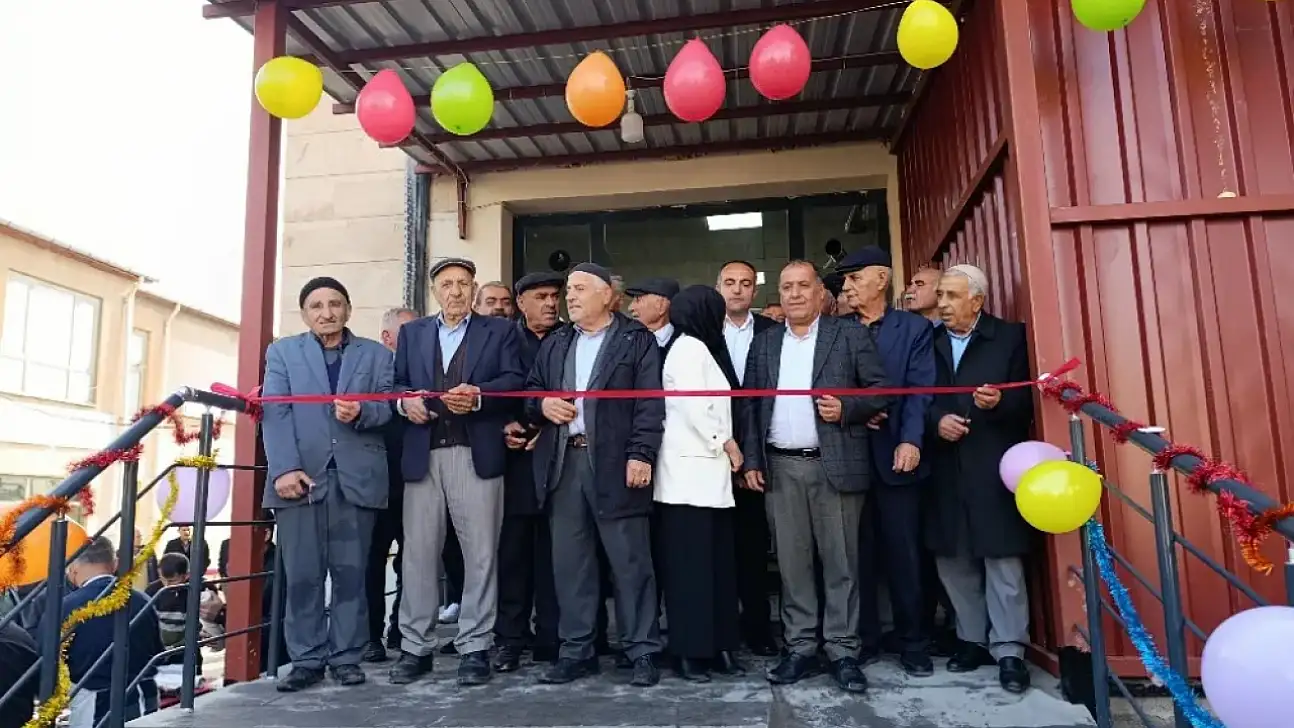 Siirt'in Veyselkarani Beldesi'nde Halk Ekmek Fırını Açıldı: Günde 5 Bin Ekmek Üretilecek, İlk İki Gün Ücretsiz