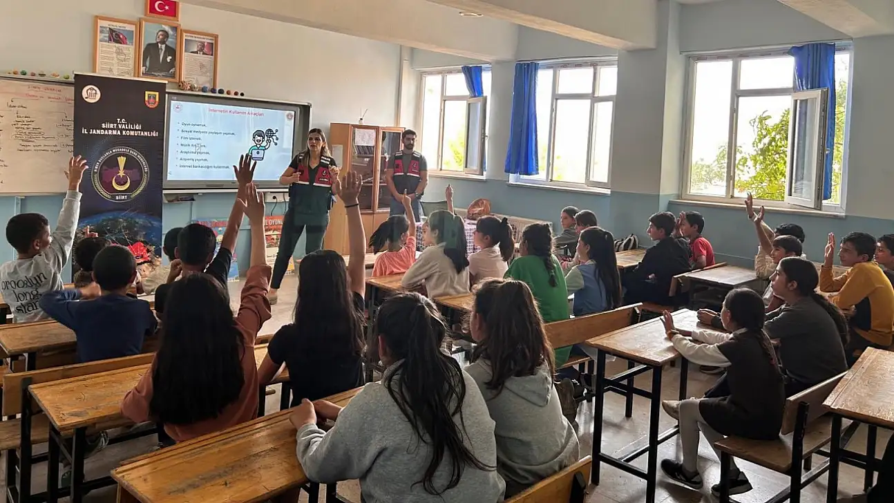 Siirt Jandarması'ndan Dijital Güvenlik Hamlesi: 10 Binden Fazla Kişiye Siber Farkındalık Eğitimi