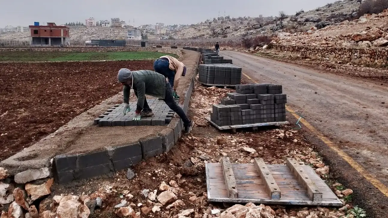 Siirt Kayabağlar'da Temizlik ve Kaldırım Çalışmaları Aralıksız Devam Ediyor
